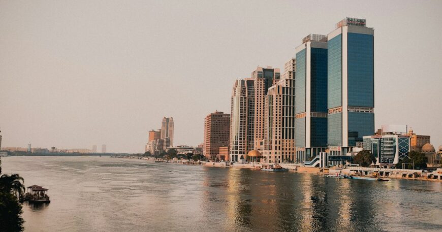 مشهد القاهرة ونهر النيل - دليل تأسيس شركة ذات مسؤولية محدودة في مصر 2026