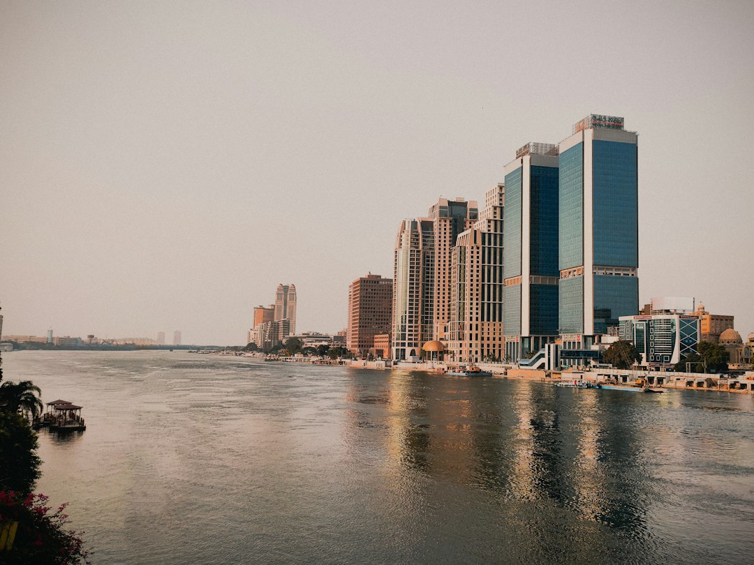 مشهد مدينة القاهرة ونهر النيل ضمن دليل تأسيس شركة ذات مسؤولية محدودة في مصر
